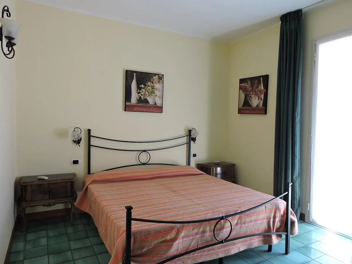** Apartahotel Villa Sciare Modo Acireale Italia