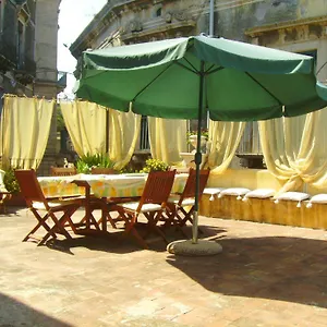 Couette-café Aci E Galatea